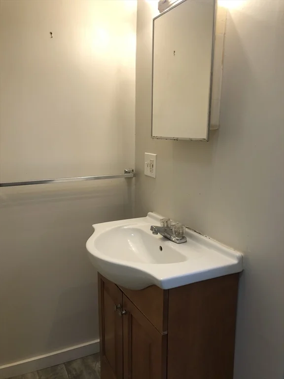 1 bed, 1 bath apartment for rent at 60 Orange St Unit 1, Waltham — photo 16 of 19