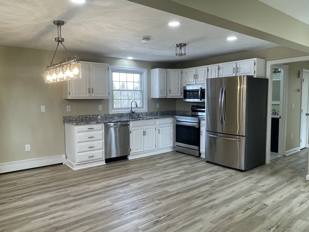 3 bed, 2 bath apartment for rent at 60 Orchard St Unit 2, South Bellingham — photo 6 of 32