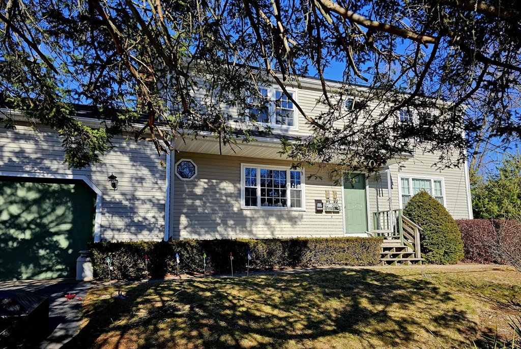3 bed, 2 bath apartment for rent at 60 Orchard St Unit 2, South Bellingham — photo 2 of 32