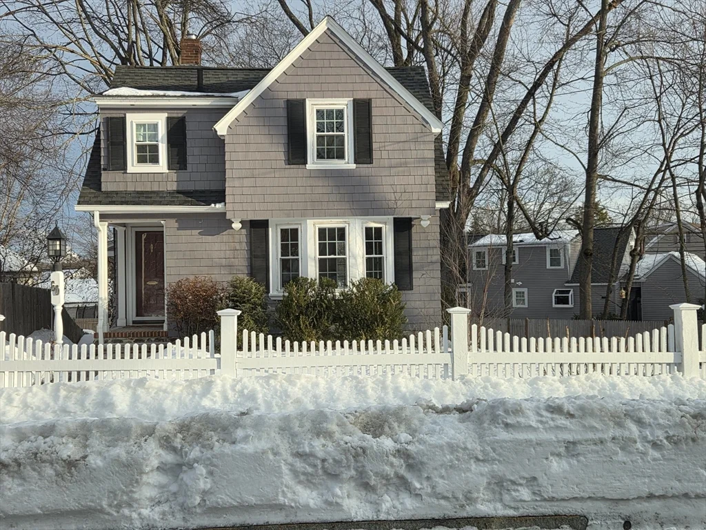 2 bed, 1 bath apartment for rent at 60 Park St, North Andover — photo 2 of 18