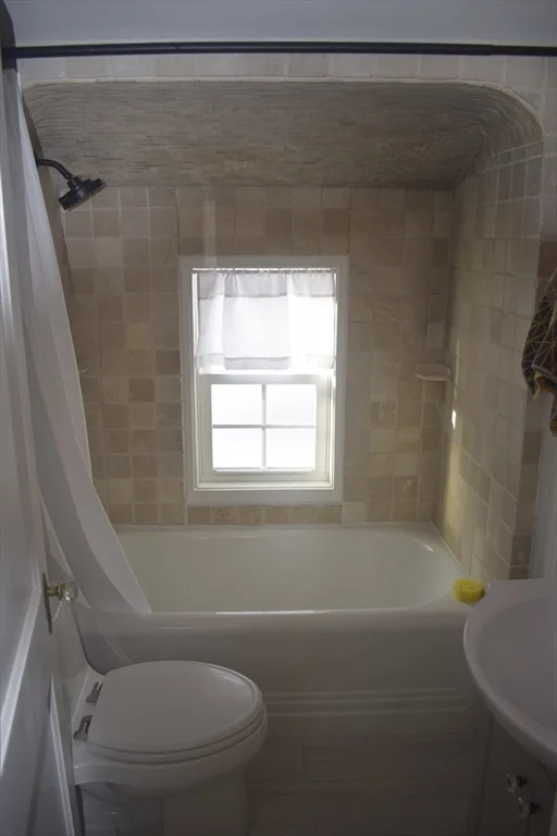 2 bed, 1 bath apartment for rent at 60 Park St, North Andover — photo 14 of 18
