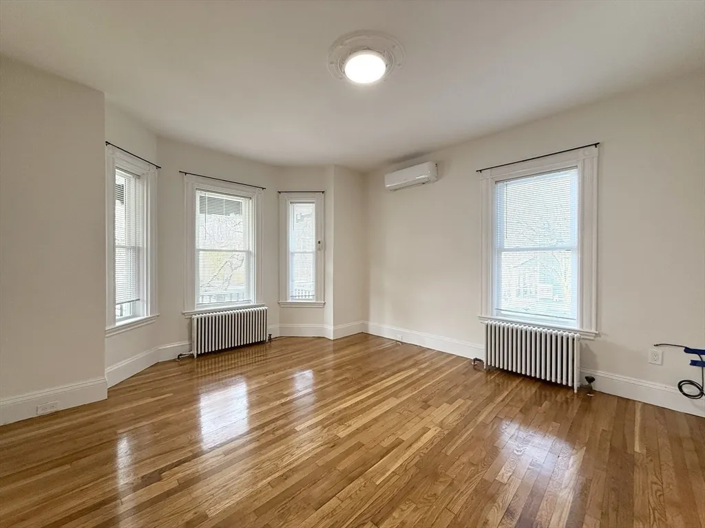 1 bed, 1 bath apartment for rent at 60 Park St Unit 3, Union Square — photo 3 of 8