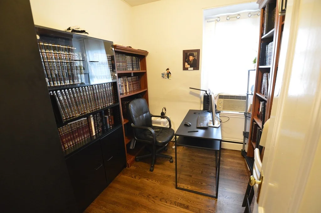 5 bed, 3 bath apartment for rent at 60 Parsons St Unit 1, Brighton — photo 9 of 24