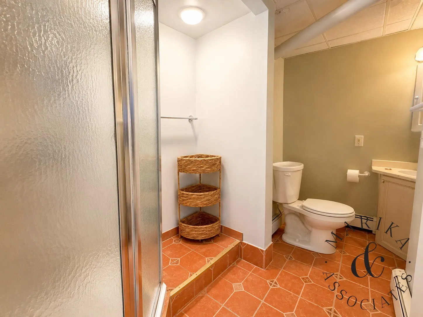 5 bed, 3 bath apartment for rent at 60 Parsons St Unit 60, Brighton — photo 17 of 20