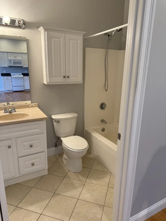 1 bed, 1 bath apartment for rent at 60 Pearl St Unit 201, Five Corners — photo 7 of 7