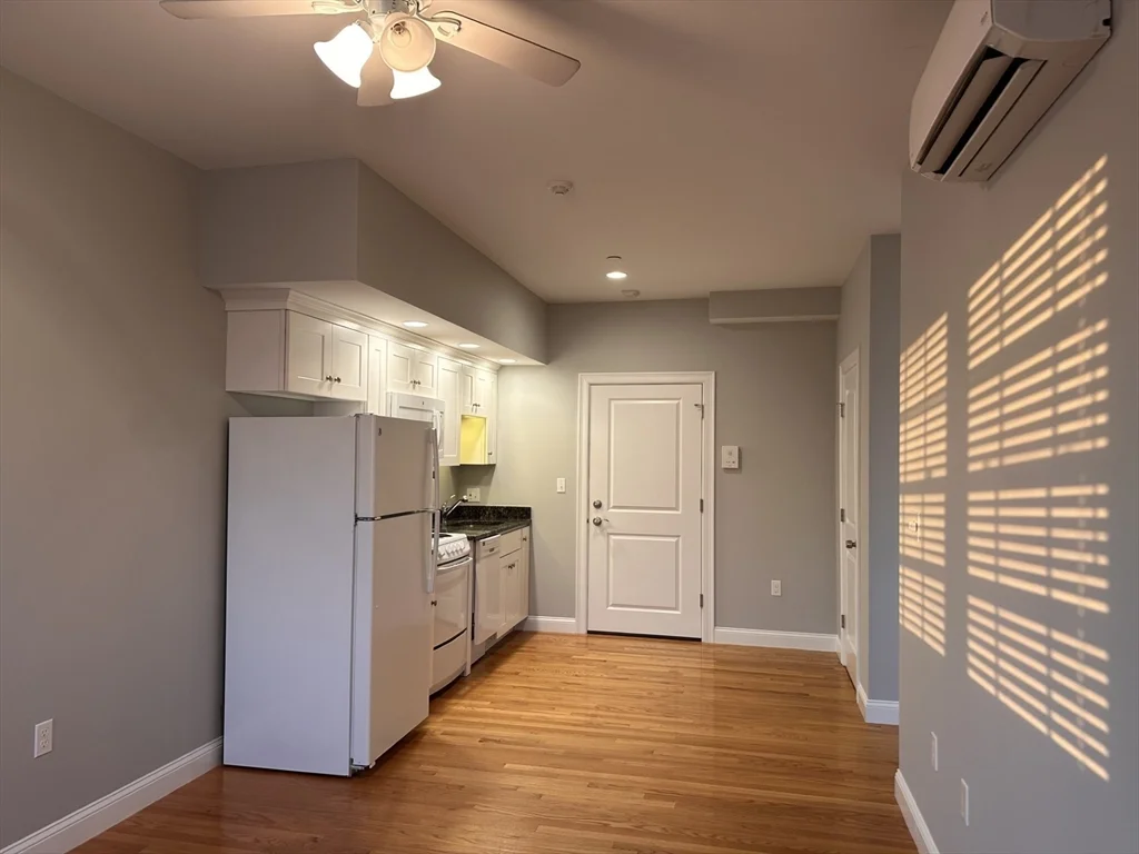 1 bed, 1 bath apartment for rent at 60 Pearl St Unit 304, Five Corners — photo 2 of 7