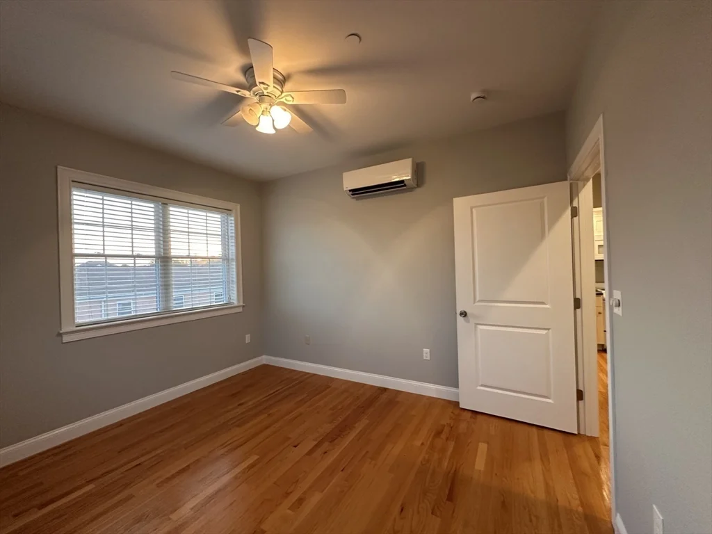 1 bed, 1 bath apartment for rent at 60 Pearl St Unit 304, Five Corners — photo 4 of 7
