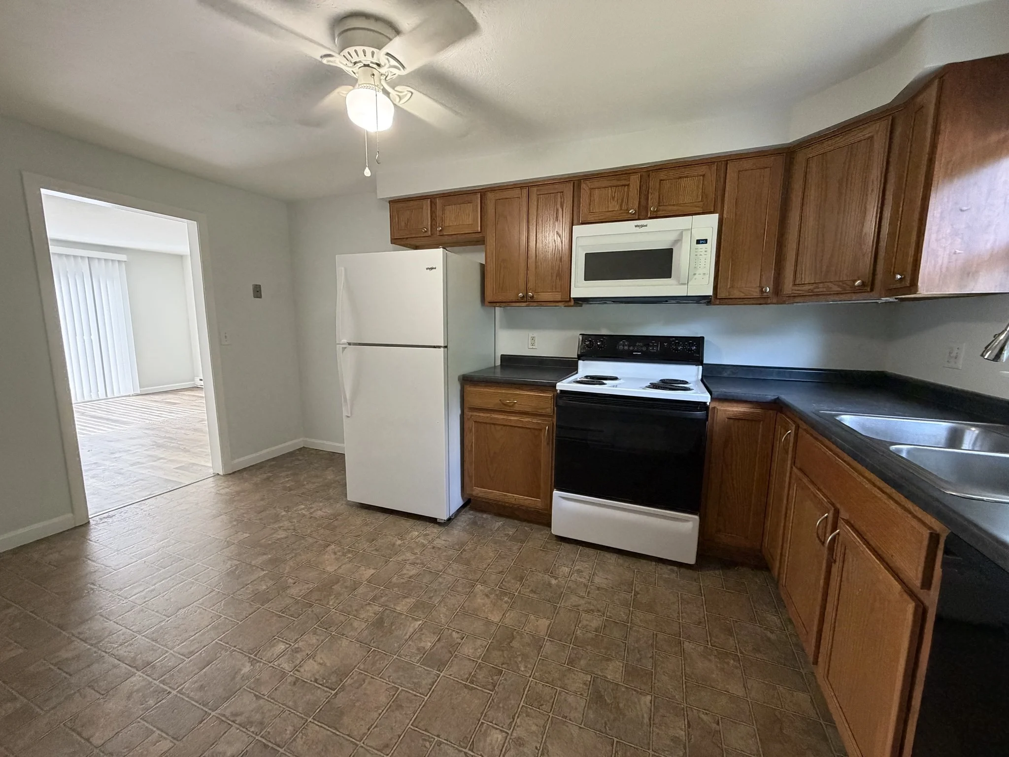 2 bed, 1 bath apartment for rent at 60 Philips St Unit 2-5, Attleboro — photo 5 of 16