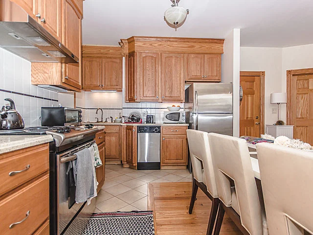 3 bed, 1 bath apartment for rent at 60 Phillips St Unit 1, Beacon Hill — photo 4 of 11