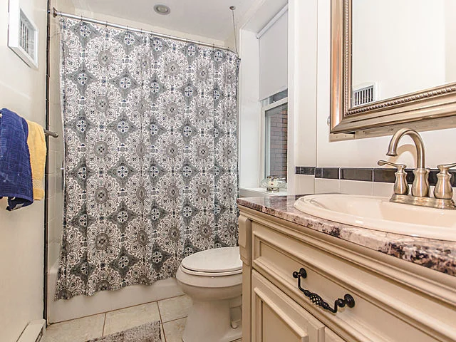 3 bed, 1 bath apartment for rent at 60 Phillips St Unit 1, Beacon Hill — photo 7 of 11