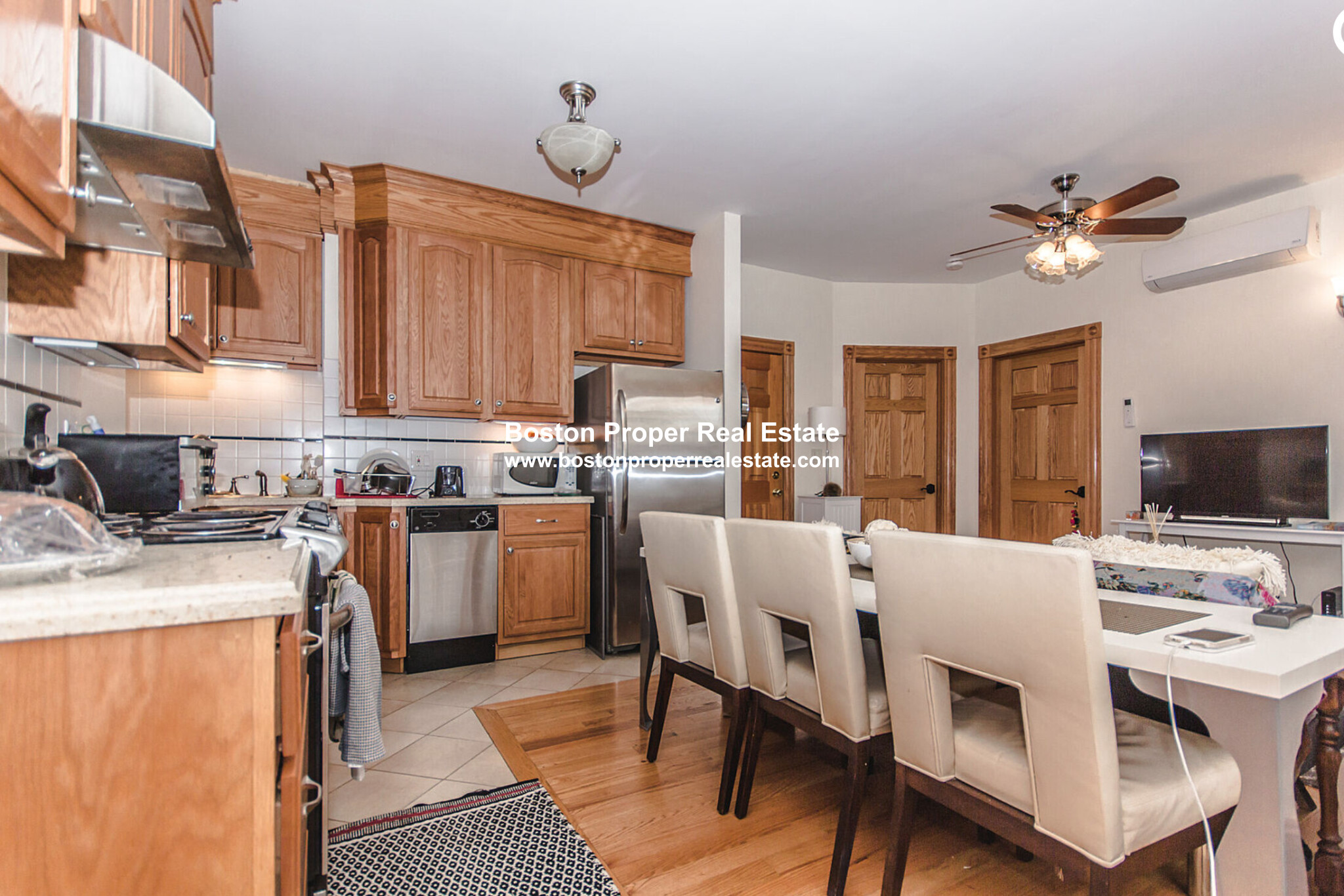 3 bed, 1.5 bath apartment for rent at 60 Phillips St Unit 4, Beacon Hill — photo 3 of 11