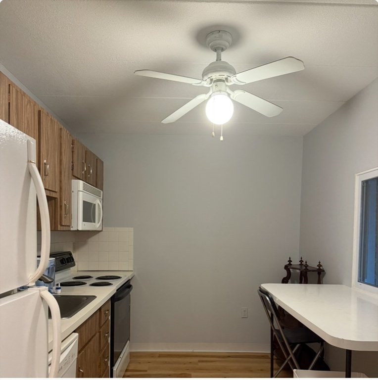 1 bed, 1 bath apartment for rent at 60 Pleasant St Unit 208, Arlington — photo 6 of 16