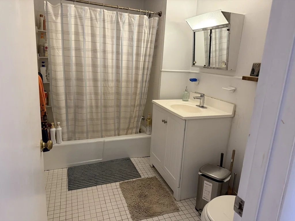 3 bed, 1 bath apartment for rent at 60 Pleasant St Unit 3, Cambridgeport — photo 12 of 17