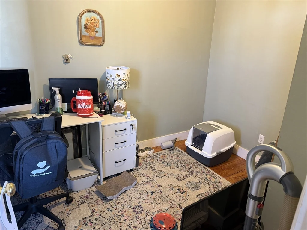 3 bed, 1 bath apartment for rent at 60 Pleasant St Unit 3, Cambridgeport — photo 15 of 17