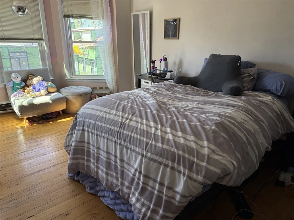 3 bed, 1 bath apartment for rent at 60 Pleasant St Unit 3, Cambridgeport — photo 9 of 17