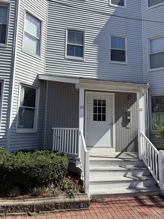 3 bed, 1 bath apartment for rent at 60 Pleasant St Unit 3, Cambridgeport — photo 1 of 17