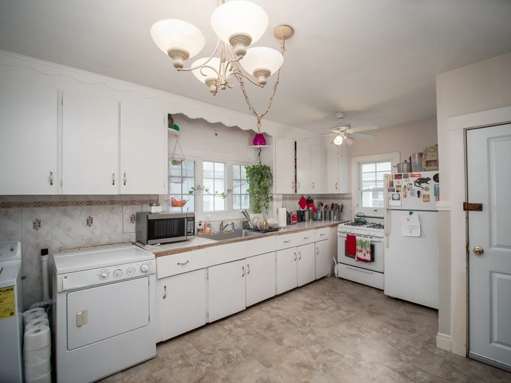3 bed, 1 bath apartment for rent at 60 Powder House Blvd Unit 2, Tufts — photo 10 of 42