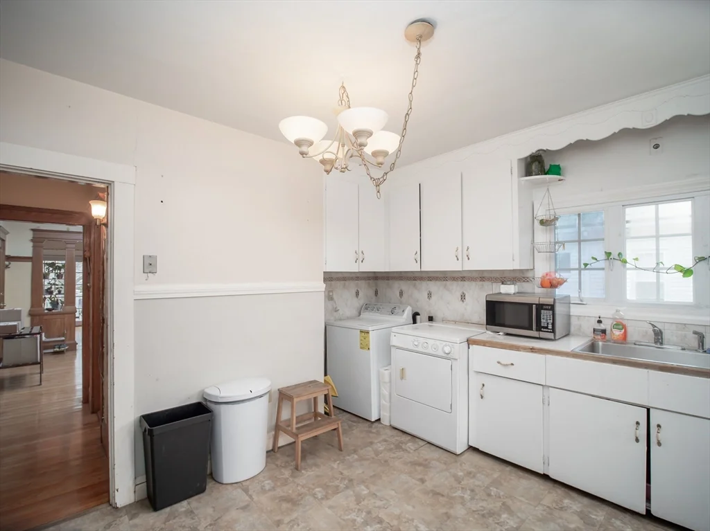 3 bed, 1 bath apartment for rent at 60 Powder House Blvd Unit 2, Tufts — photo 11 of 42