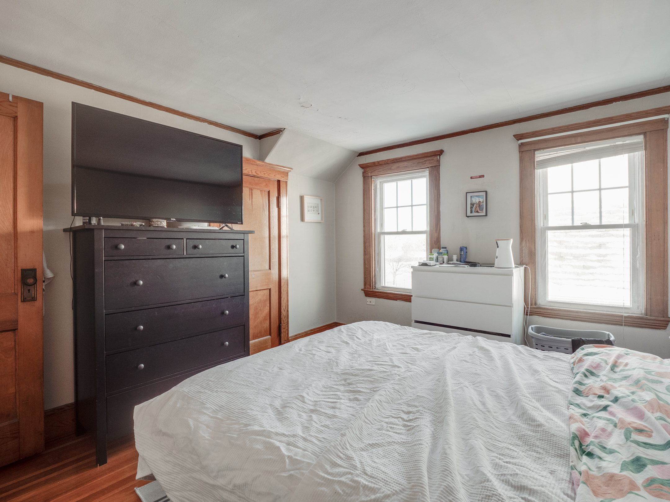 3 bed, 1 bath apartment for rent at 60 Powder House Boulevard Unit C, Tufts — photo 5 of 16