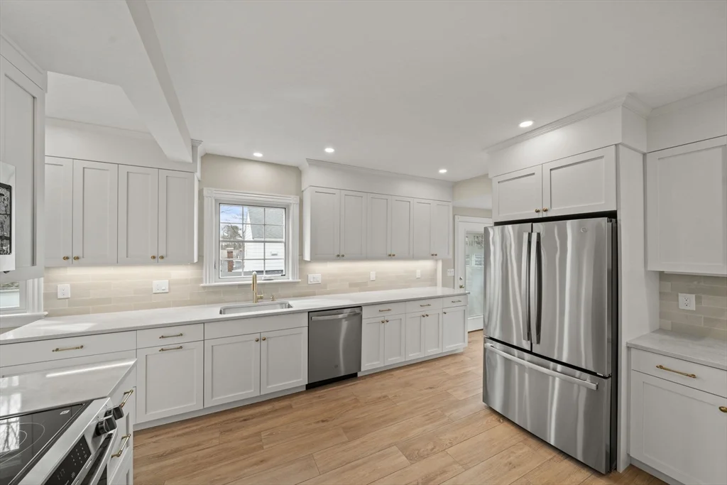 4 bed, 2 bath apartment for rent at 60 Powder House Rd, Lawrence Estates — photo 2 of 27