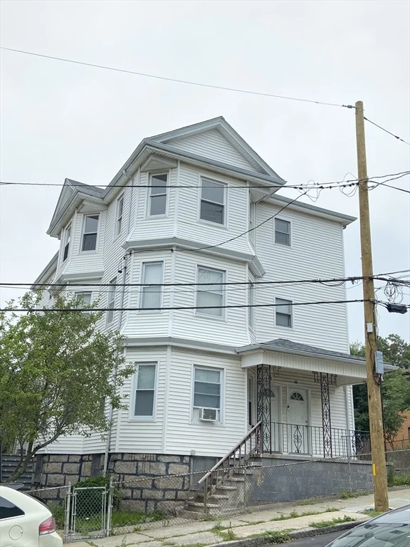 3 bed, 1 bath apartment for rent at 60 Prospect St Unit 3, Fall River