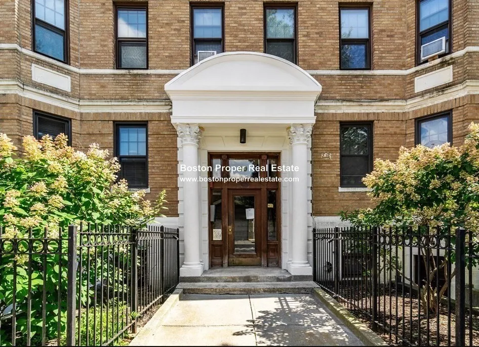 2 bed, 1 bath apartment for rent at 60 Queensberry St Unit 4, Fenway