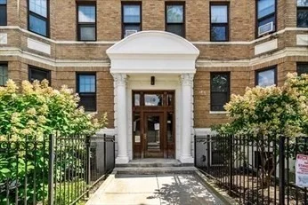 Studio bed, 1 bath apartment for rent at 60 Queensberry Unit 2, Fenway