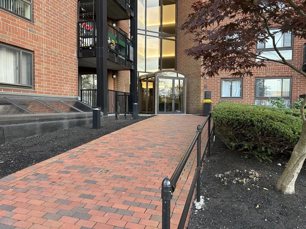 2 bed, 2 bath apartment for rent at 60 Rantoul St Unit 116, Beverly