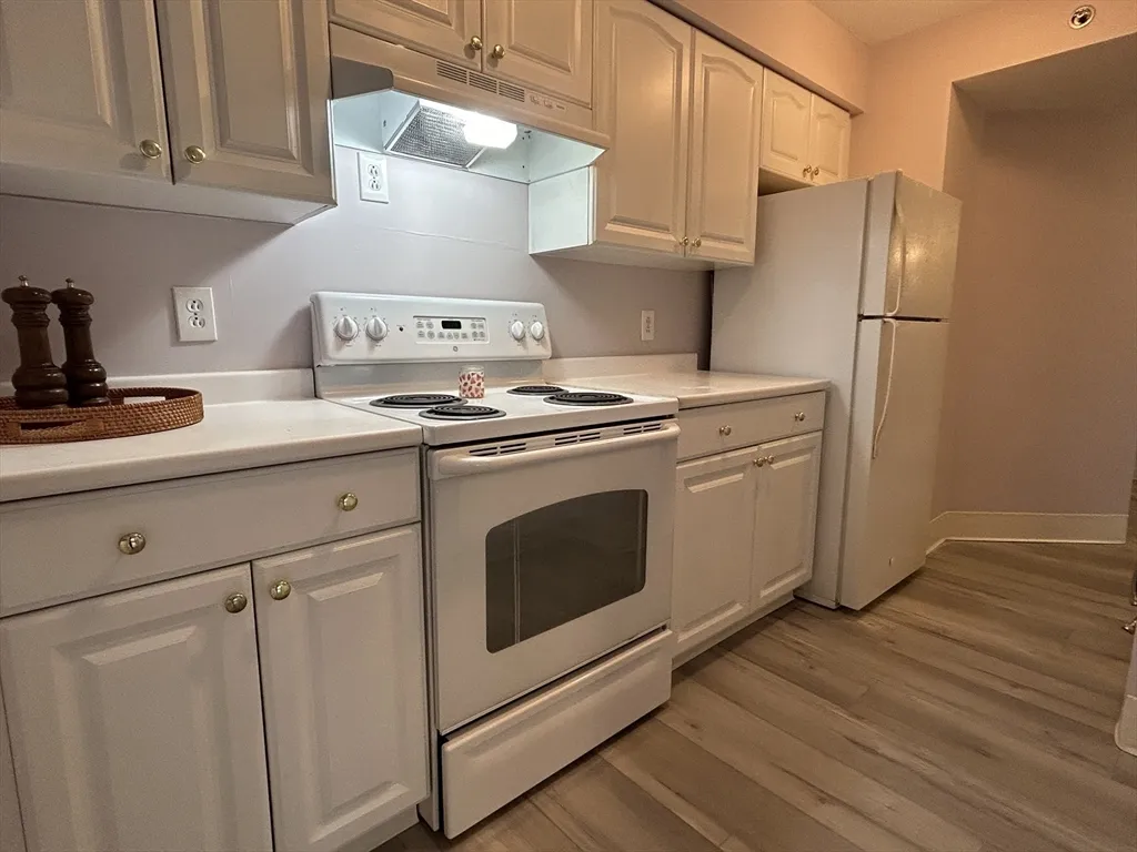 2 bed, 2 bath apartment for rent at 60 Rantoul St Unit 116, Beverly — photo 13 of 22