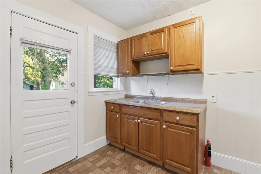 1 bed, 1 bath apartment for rent at 60 Raycroft St Unit R-1, Quincy — photo 7 of 16