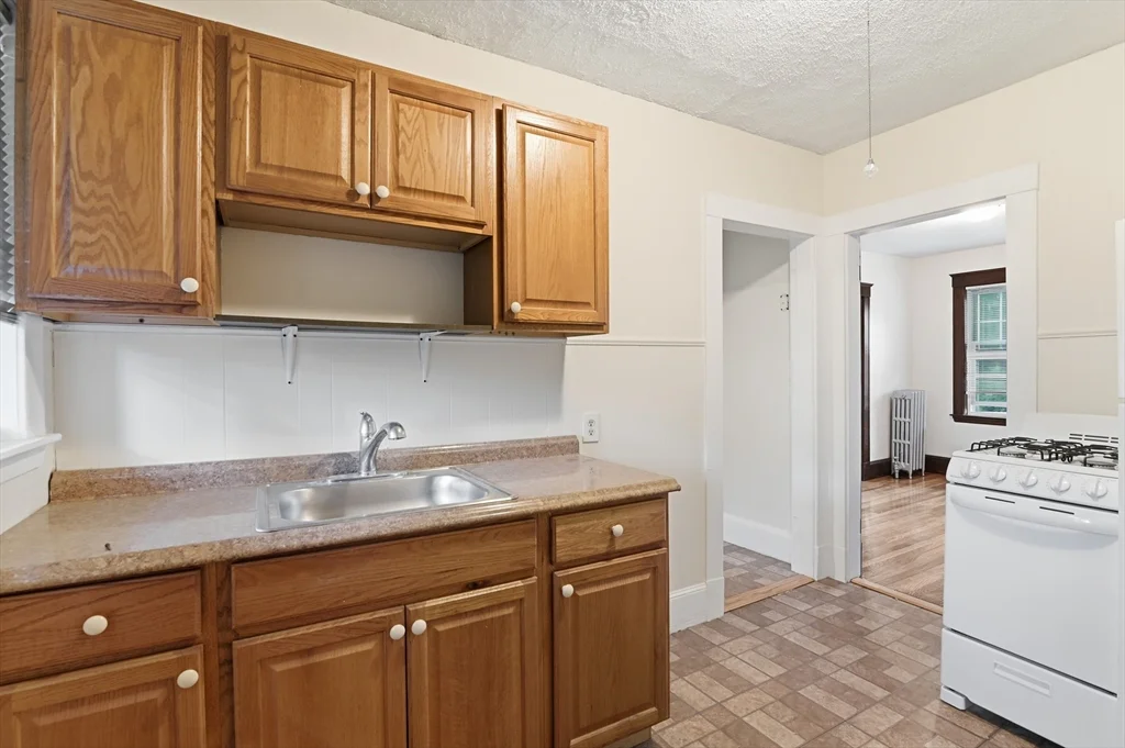 1 bed, 1 bath apartment for rent at 60 Raycroft St Unit R-1, Quincy — photo 9 of 16