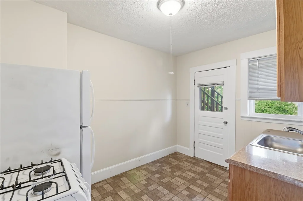 1 bed, 1 bath apartment for rent at 60 Raycroft St Unit R-1, Quincy — photo 10 of 16