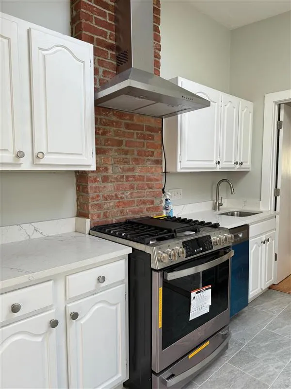 2 bed, 1 bath apartment for rent at 60 Sacramento St Unit 2, Baldwin — photo 1 of 18