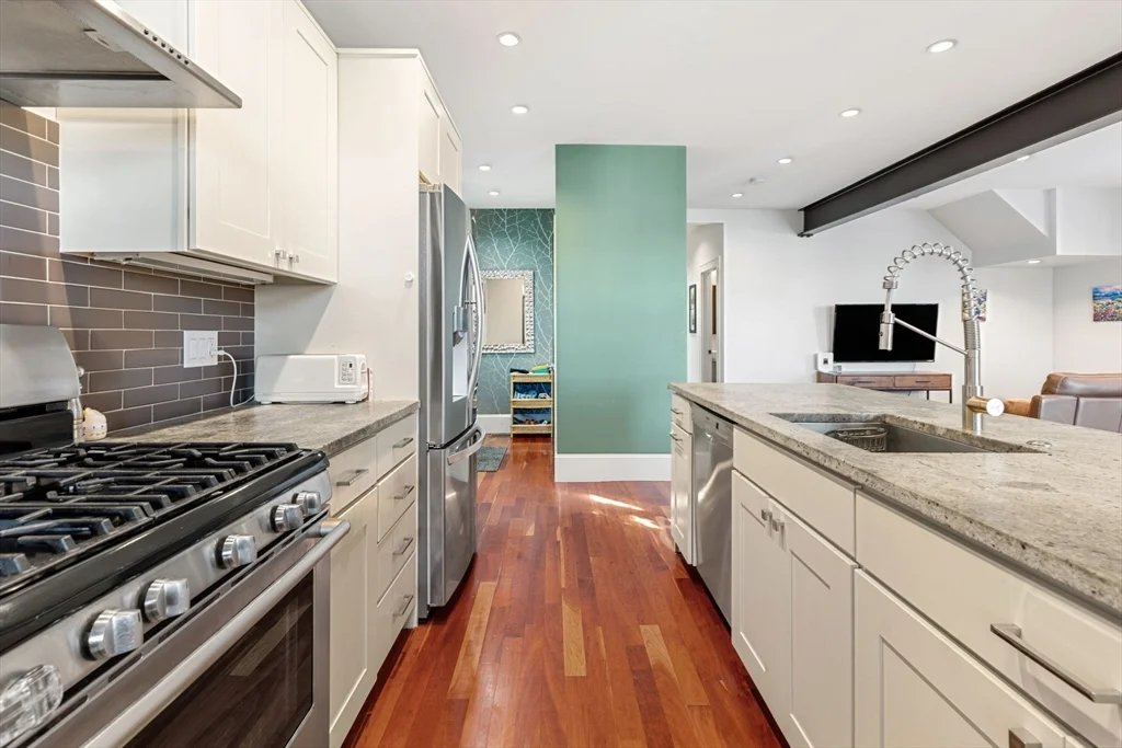 3 bed, 2 bath apartment for rent at 60 Sheridan St Unit 1, Jamaica Plain — photo 5 of 16