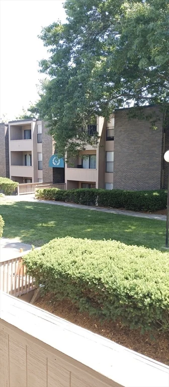 2 bed, 1 bath apartment for rent at 60 Shrewsbury Green Dr Unit E, Shrewsbury — photo 9 of 11