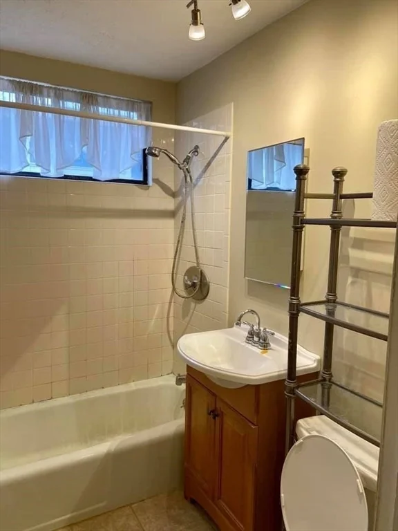 2 bed, 1 bath apartment for rent at 60 Shrewsbury Green Dr Unit G, Shrewsbury — photo 7 of 16
