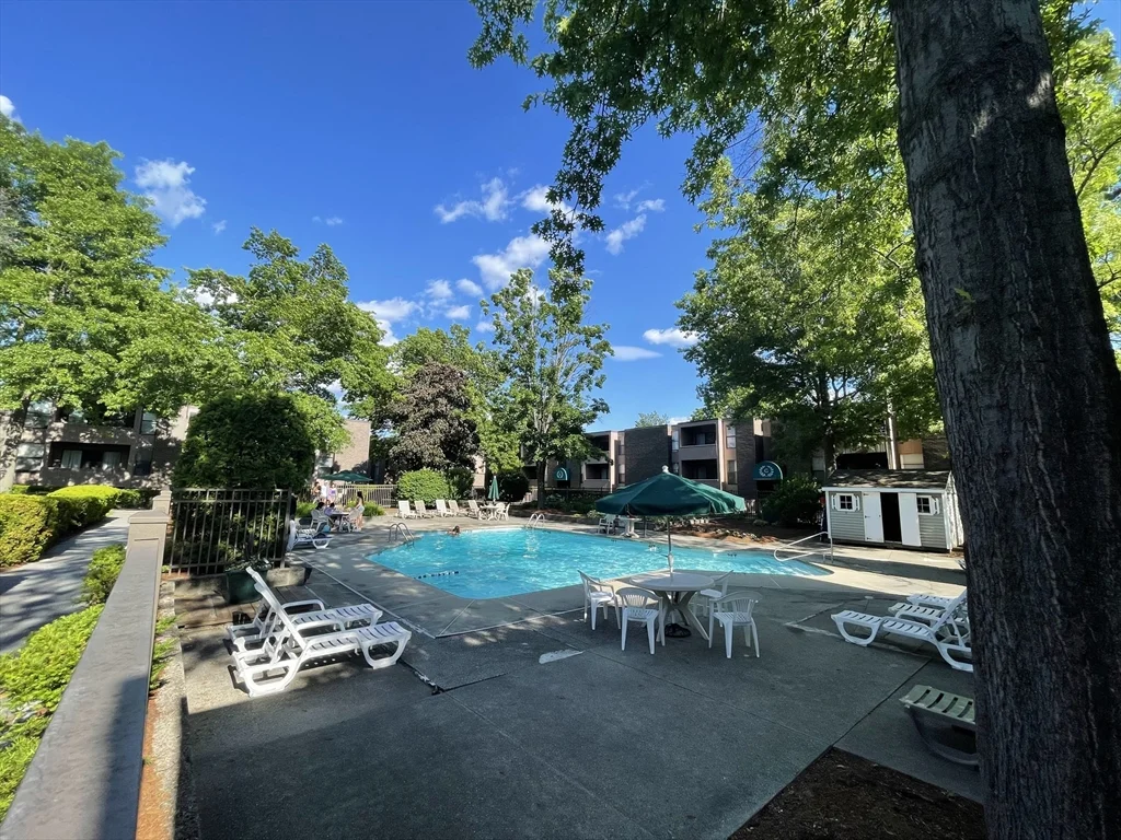 2 bed, 1 bath apartment for rent at 60 Shrewsbury Green Dr Unit G, Shrewsbury — photo 14 of 16