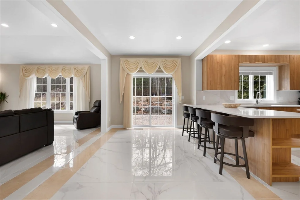 4 bed, 2 bath apartment for rent at 60 Shufelt Rd Unit 1, South Walpole — photo 11 of 40