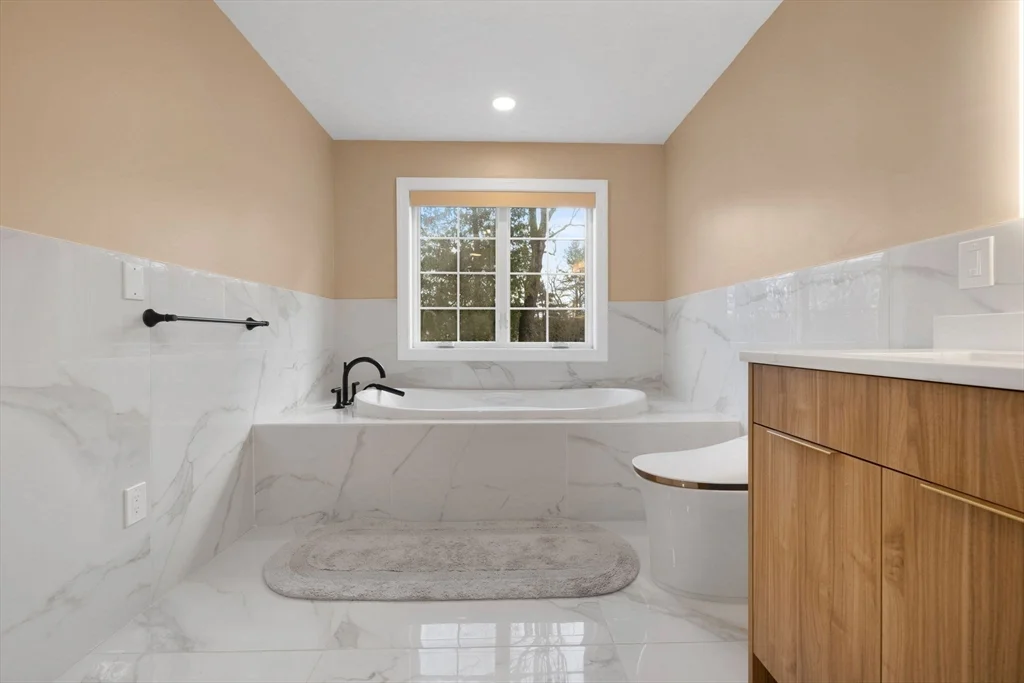 4 bed, 2 bath apartment for rent at 60 Shufelt Rd Unit 1, South Walpole — photo 23 of 40