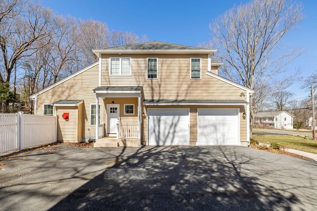 4 bed, 2 bath apartment for rent at 60 Shufelt Rd Unit 1, South Walpole — photo 3 of 40