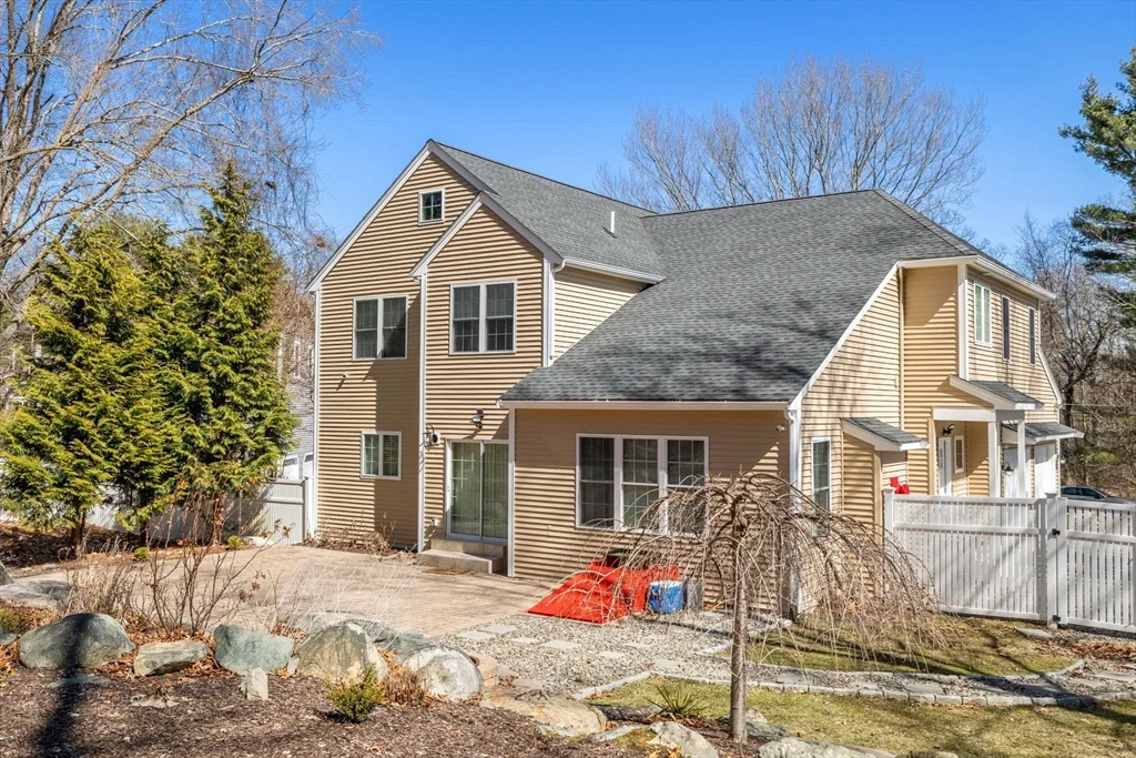 4 bed, 2 bath apartment for rent at 60 Shufelt Rd Unit 1, South Walpole — photo 38 of 40