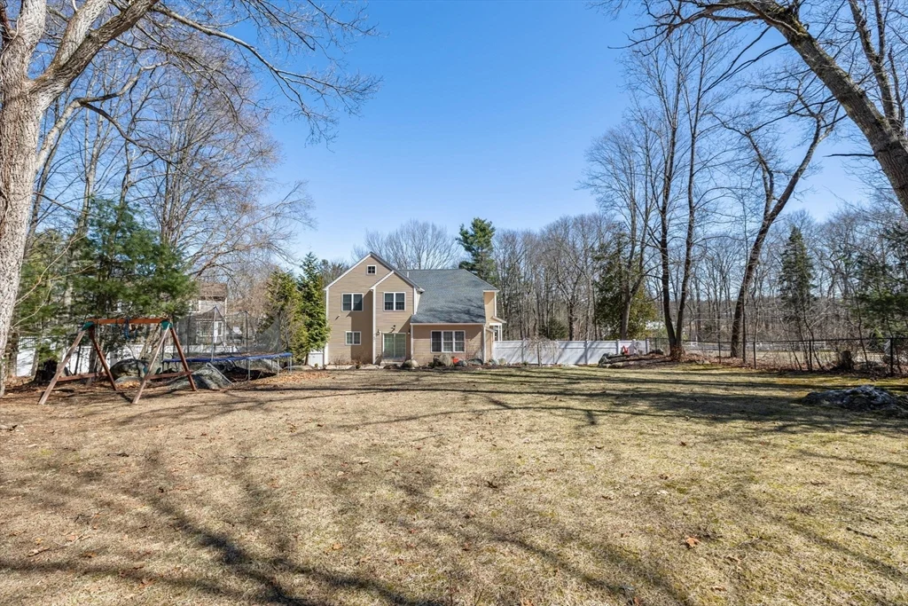 4 bed, 2 bath apartment for rent at 60 Shufelt Rd Unit 1, South Walpole — photo 36 of 40