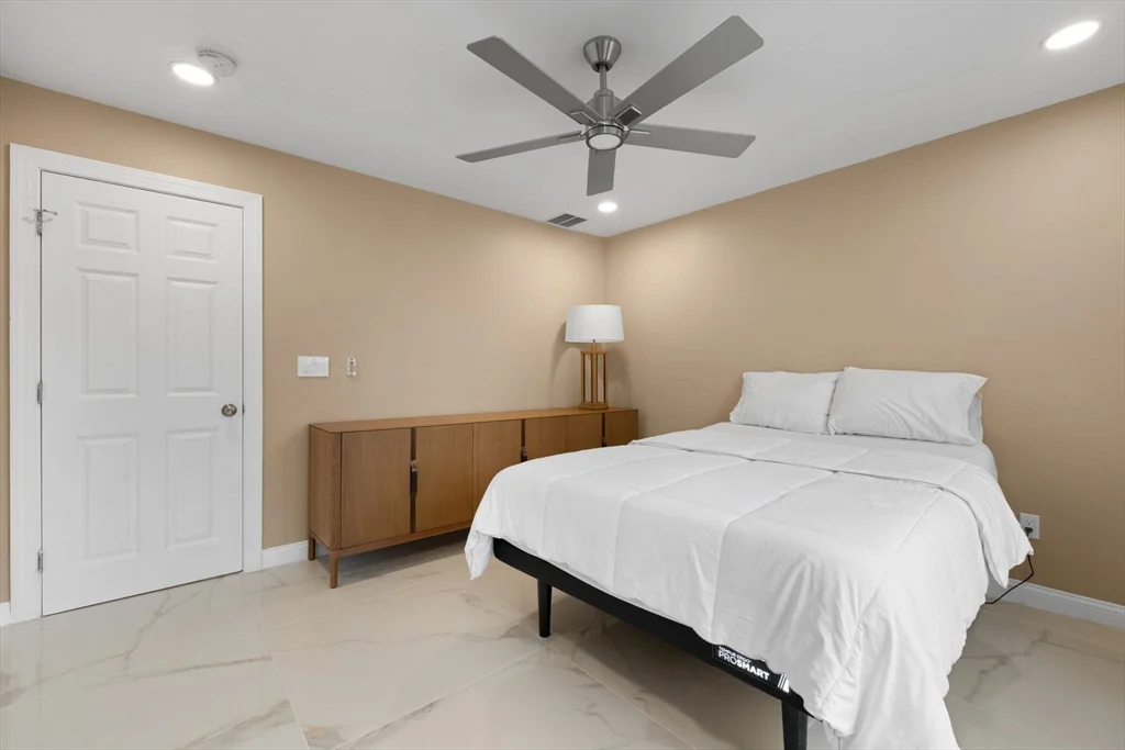 4 bed, 2 bath apartment for rent at 60 Shufelt Rd Unit 1, South Walpole — photo 26 of 40