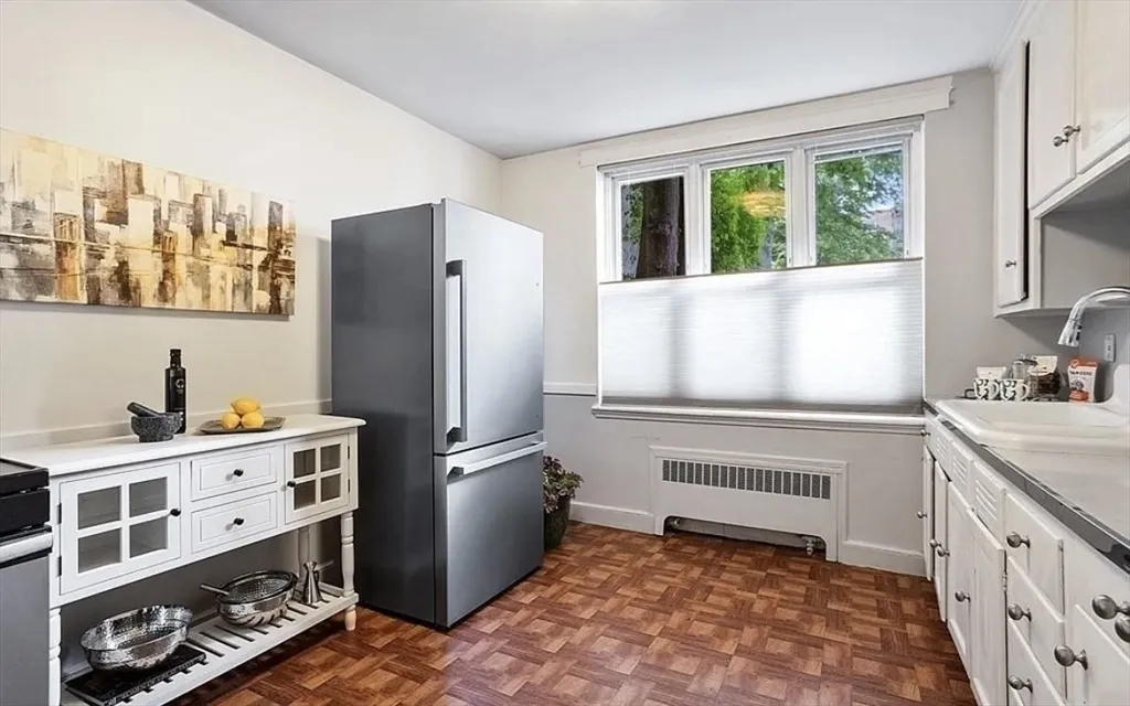 1 bed, 1 bath apartment for rent at 60 Sutherland Rd Unit 1, Brighton — photo 9 of 21