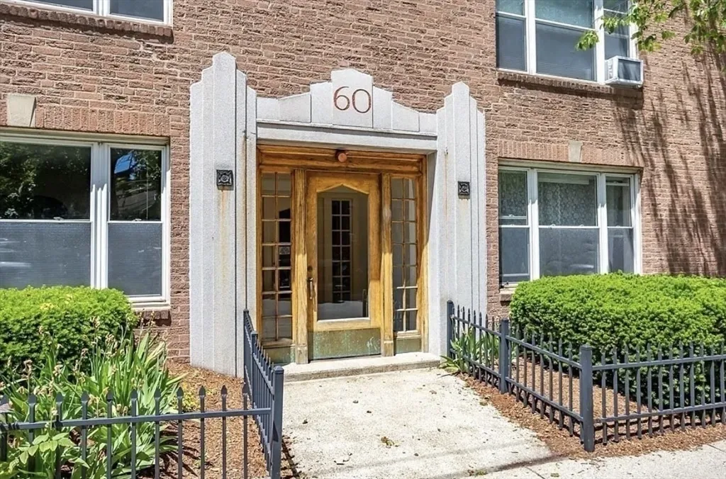 1 bed, 1 bath apartment for rent at 60 Sutherland Rd Unit 1, Brighton — photo 2 of 21