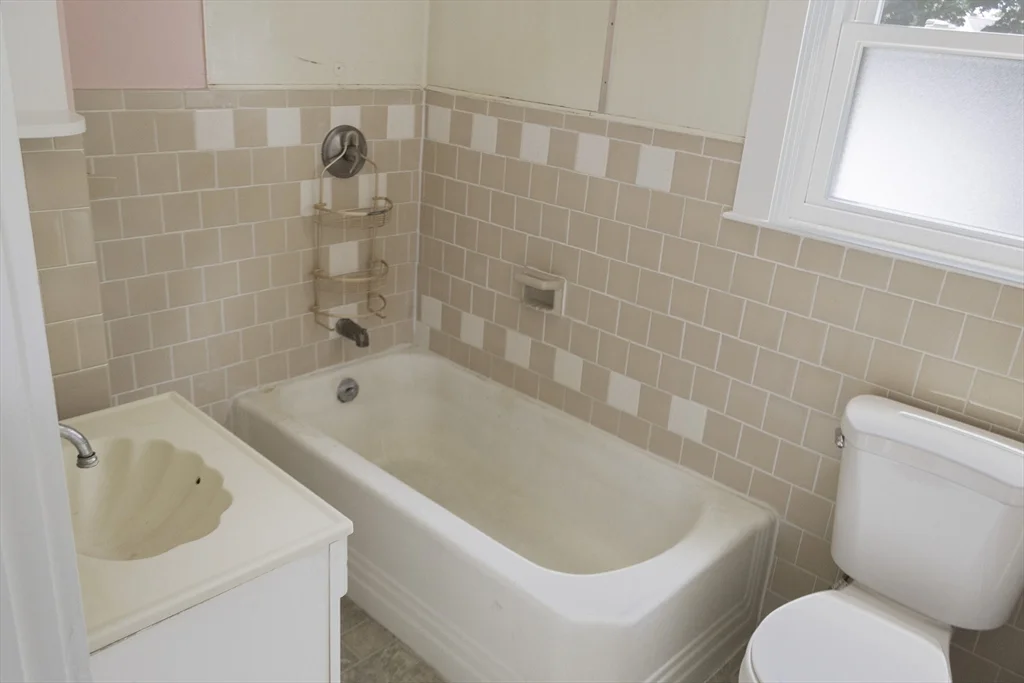 1 bed, 1 bath apartment for rent at 60 tremont St Unit 2, Taunton — photo 17 of 21