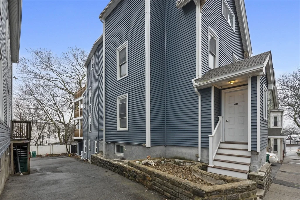 2 bed, 1 bath apartment for rent at 60 Tudor Unit 1, Lynn — photo 3 of 19