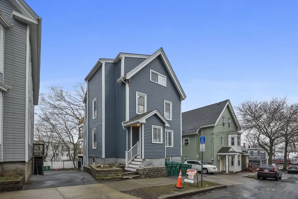 2 bed, 1 bath apartment for rent at 60 Tudor Unit 1, Lynn — photo 2 of 19