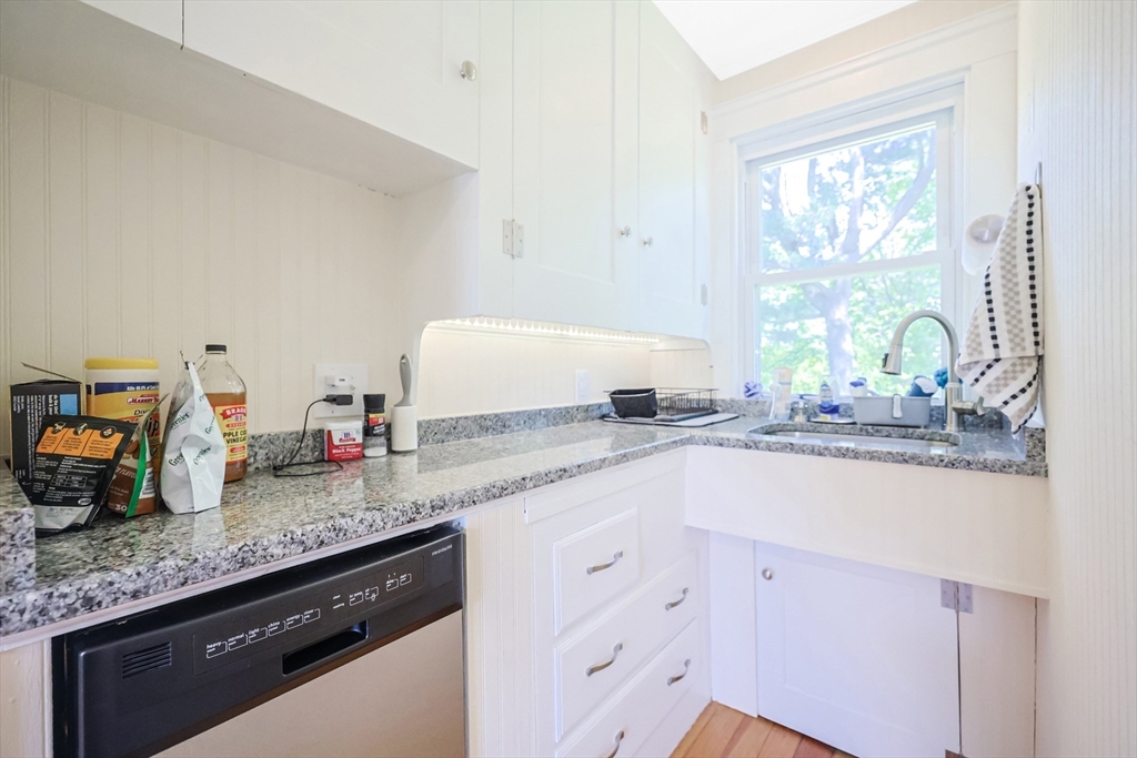 1 bed, 1 bath apartment for rent at 60 Verndale Ave Unit 60, Attleboro — photo 9 of 32