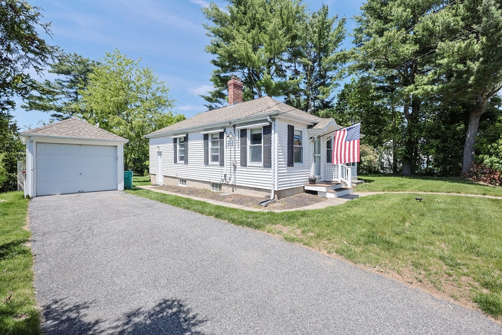 1 bed, 1 bath apartment for rent at 60 Verndale Ave Unit 60, Attleboro — photo 3 of 32